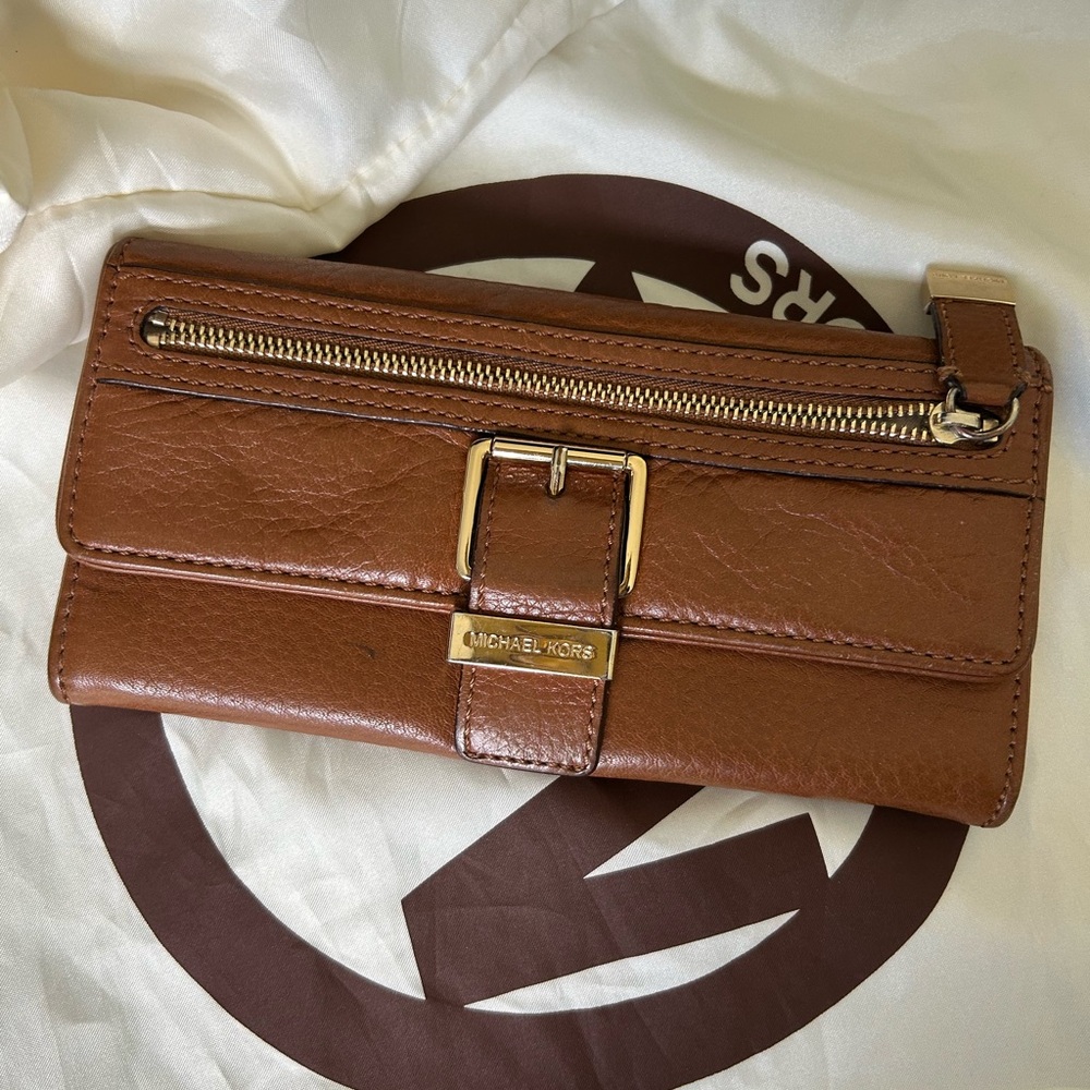 Tan Michael Kors wallet